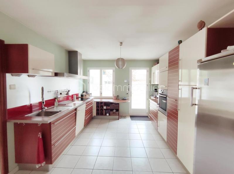 Maison - 231 m² - 8 pièces