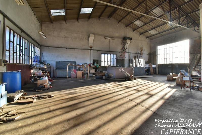 Terrain constructible - 2 500 m²