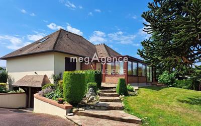 Maison traditionnelle - 140 m² - 6 pièces