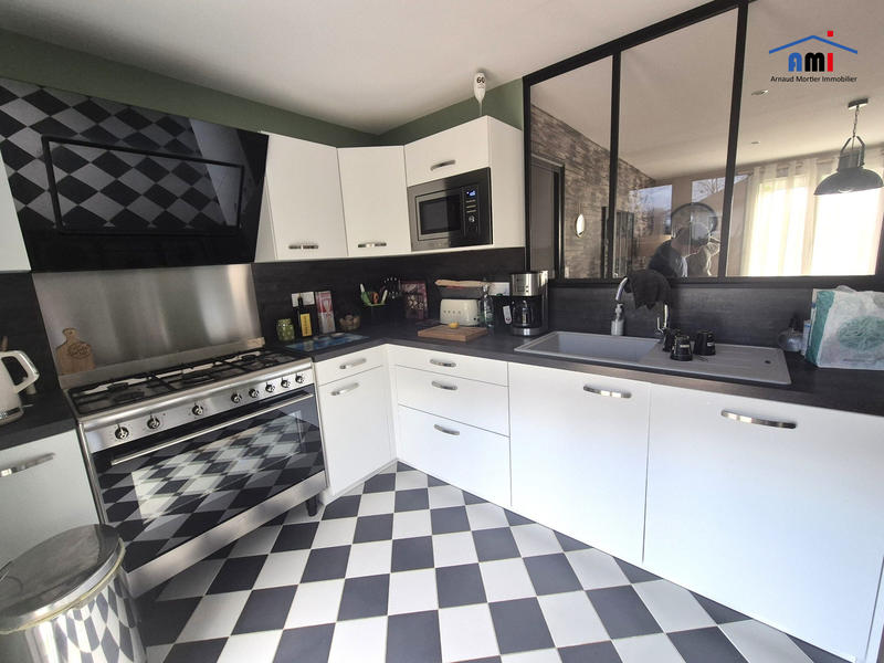 Maison - 90 m² - 4 pièces