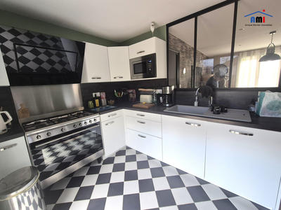 Maison - 90 m² - 4 pièces