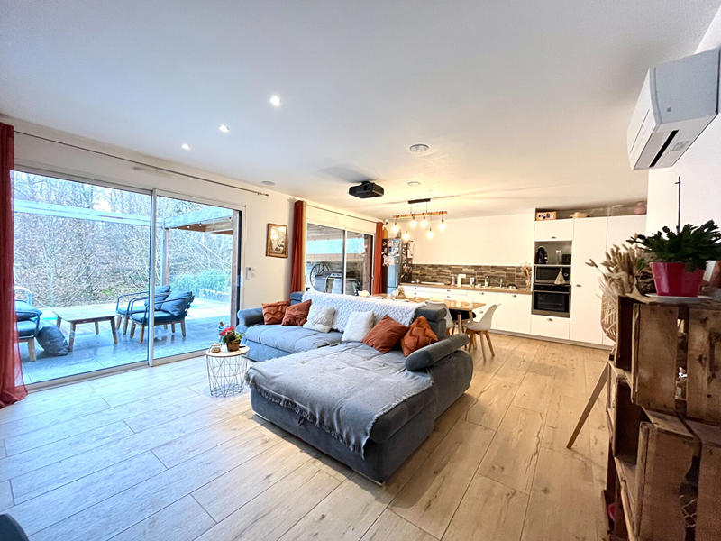 Maison - 92 m² - 5 pièces