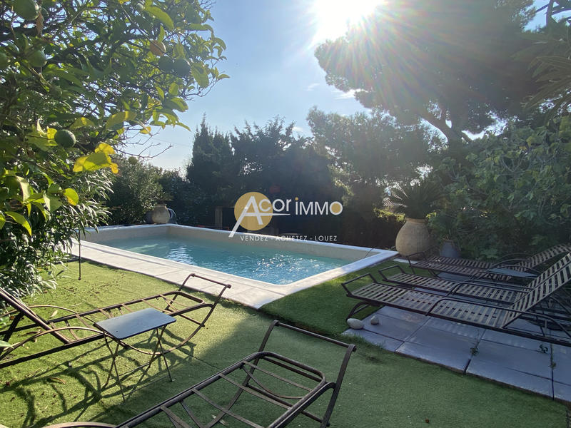 Maison - 250 m² - 8 pièces