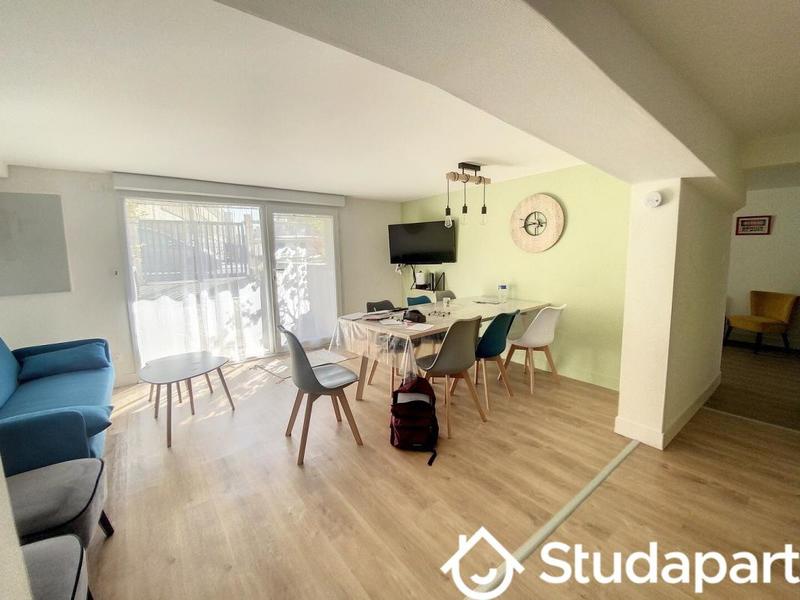 Chambre - 90 m² - 1 pièce