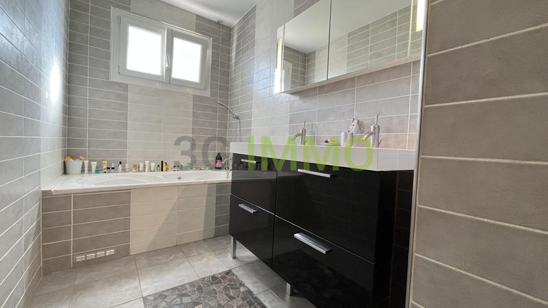 Maison traditionnelle - 130 m² - 8 pièces