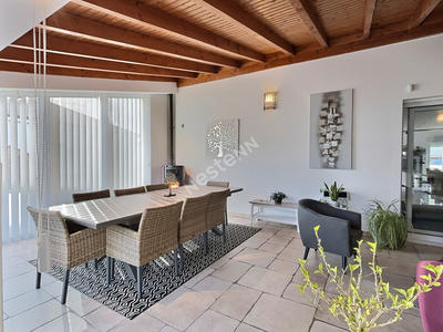 Maison - 188 m² - 6 pièces