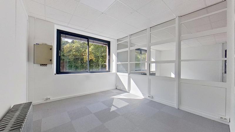 Bureau - 64 m² - 1 pièce