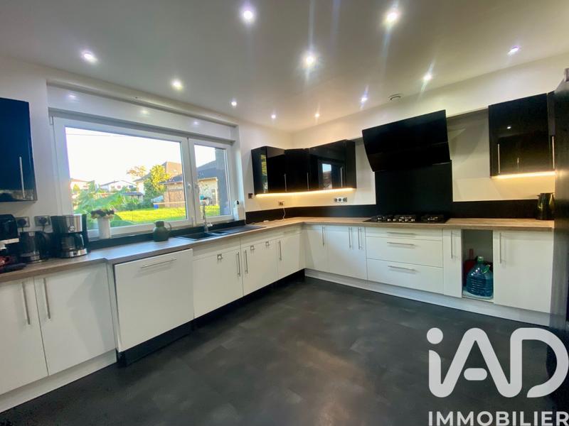 Maison - 216 m² - 7 pièces