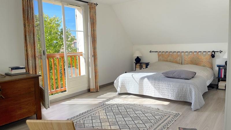 Maison - 202 m² - 7 pièces