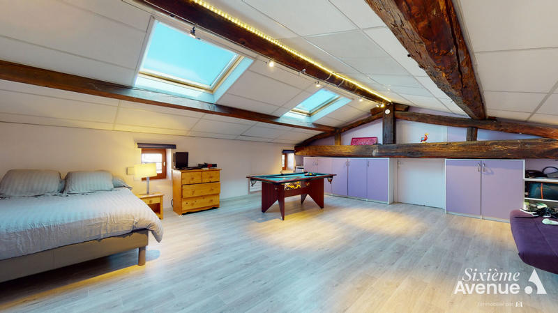 Maison - 405 m² - 12 pièces