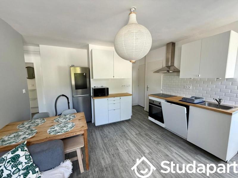 Chambre - 10 m² - 1 pièce