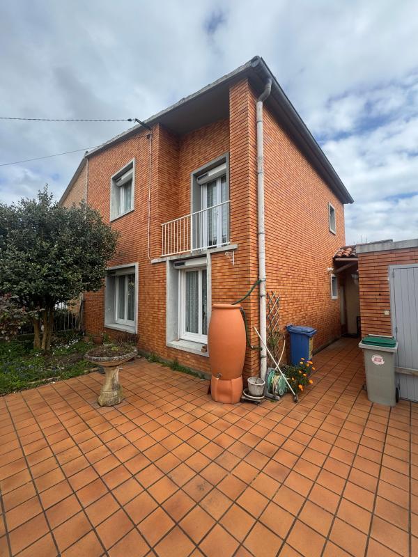 Maison - 93 m² - 5 pièces