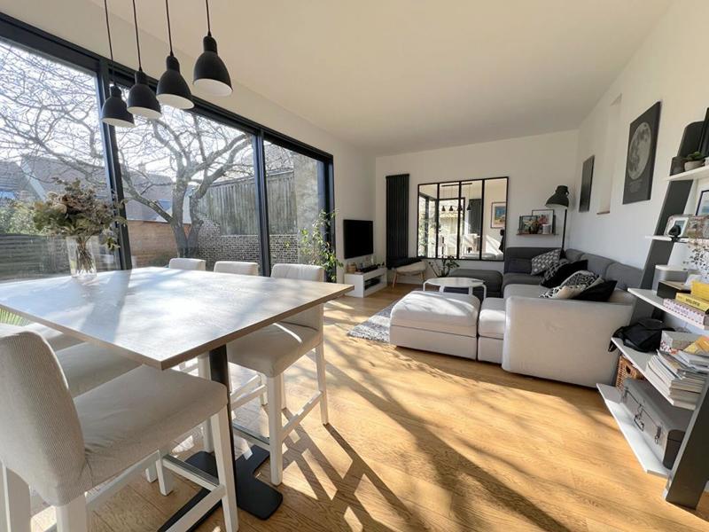 Maison - 159 m² - 8 pièces