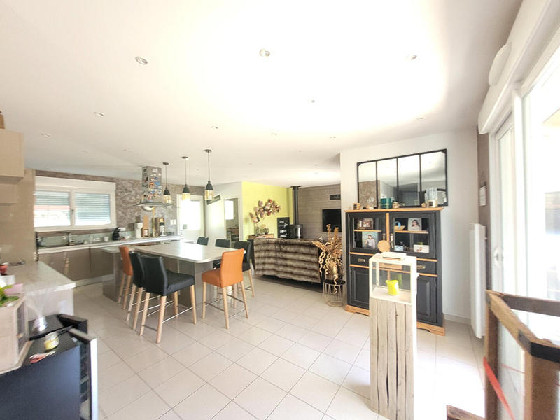 Maison - 104 m² - 4 pièces