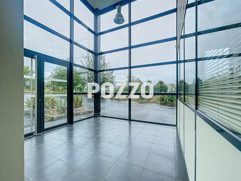 Local d'activité / Entrepôt - 798 m² - 9 pièces