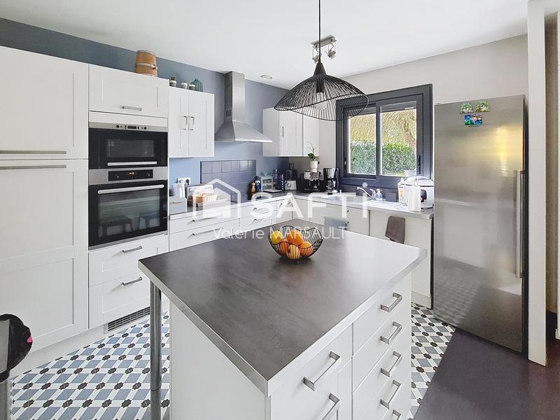 Maison - 180 m² - 7 pièces