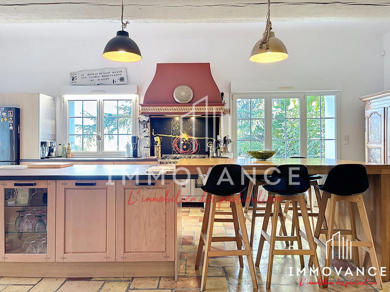 Maison - 275 m² - 7 pièces