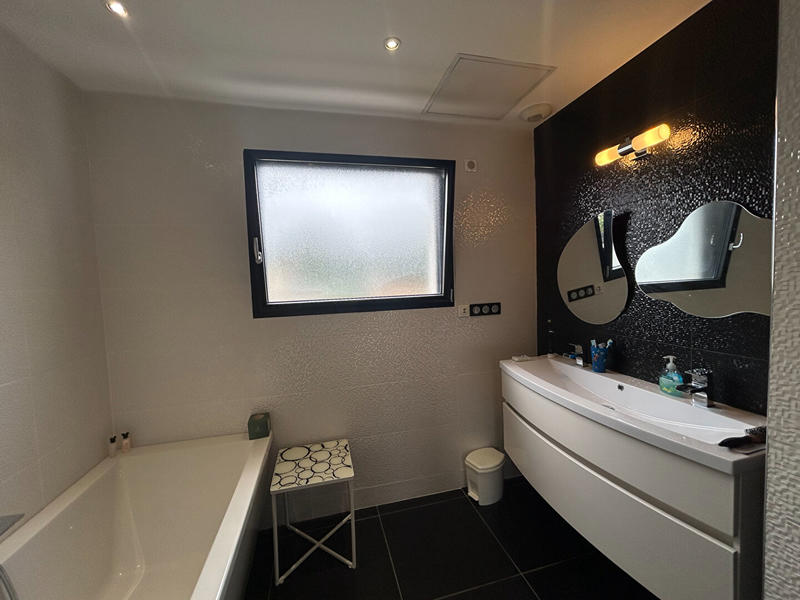 Maison - 174 m² - 7 pièces