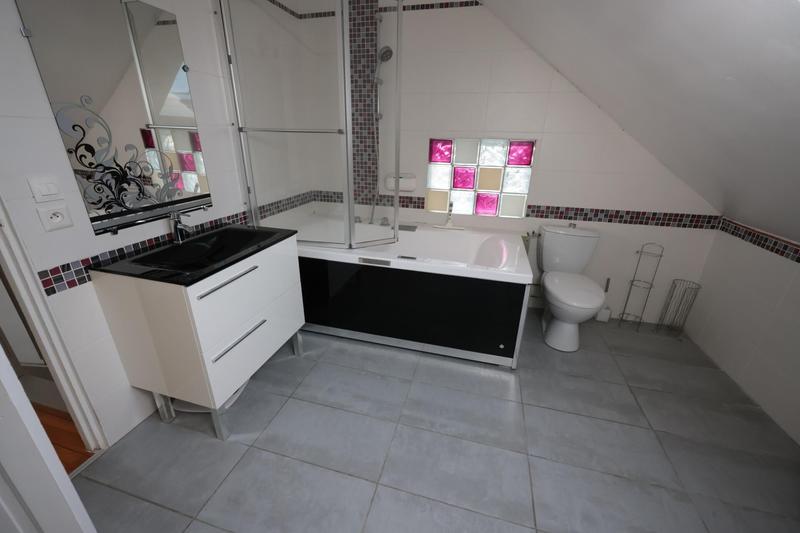 Maison - 127 m² - 6 pièces