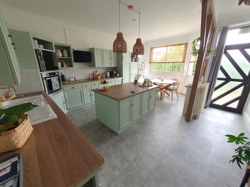 Maison - 265 m² - 8 pièces