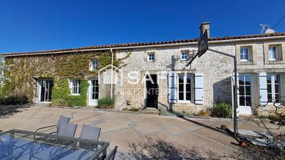 Maison - 186 m² - 7 pièces