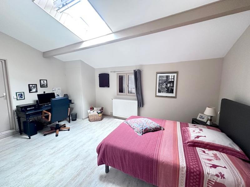 Maison - 180 m² - 8 pièces