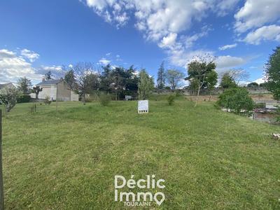 Terrain constructible - 592 m²