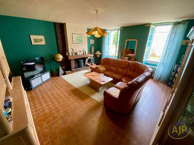 Maison - 206 m² - 6 pièces