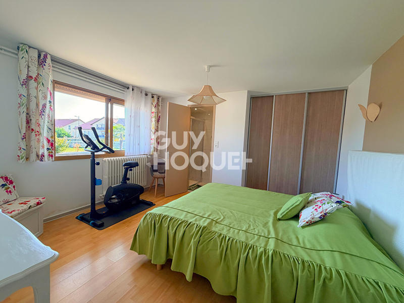 Maison - 253 m² - 8 pièces