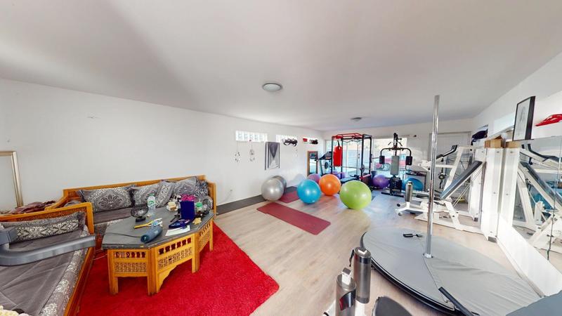 Maison - 273 m² - 7 pièces