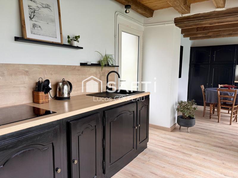 Maison - 239 m² - 10 pièces