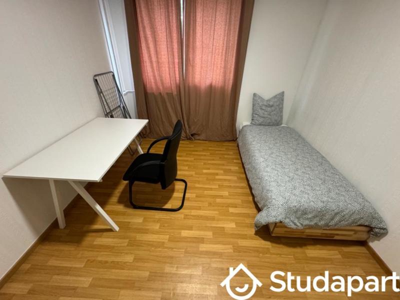Chambre - 10 m² - 1 pièce