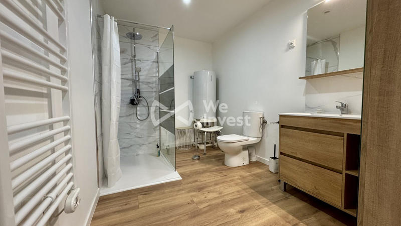 Maison - 235 m² - 9 pièces