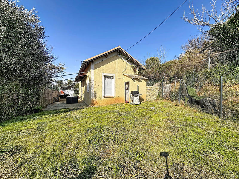 Maison - 251 m² - 9 pièces