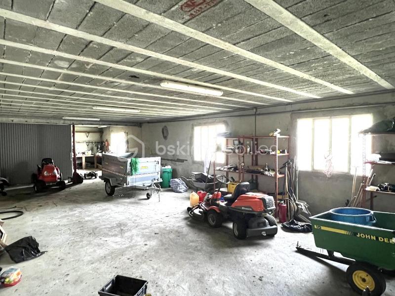 Maison - 282 m² - 9 pièces