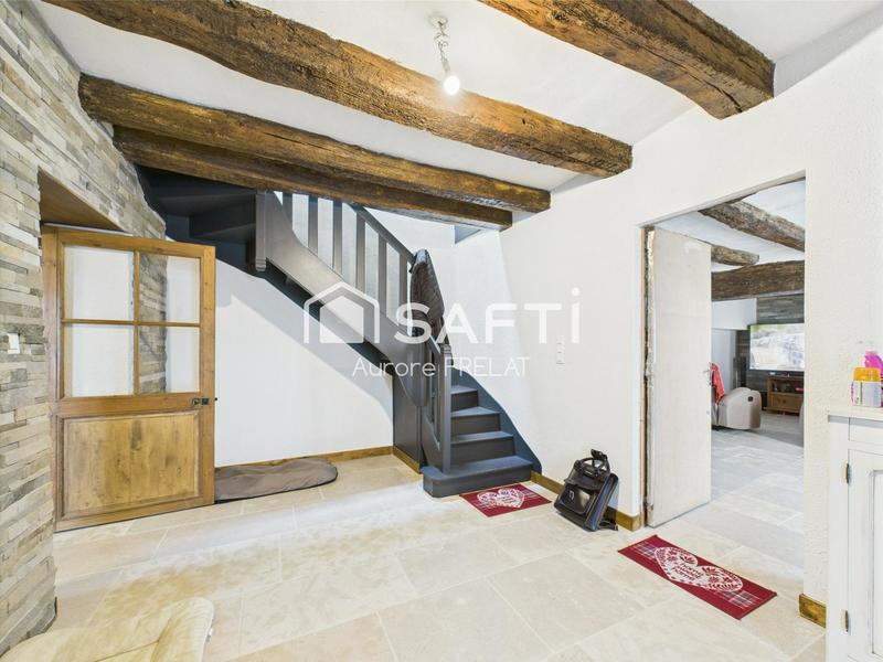 Maison - 240 m² - 7 pièces