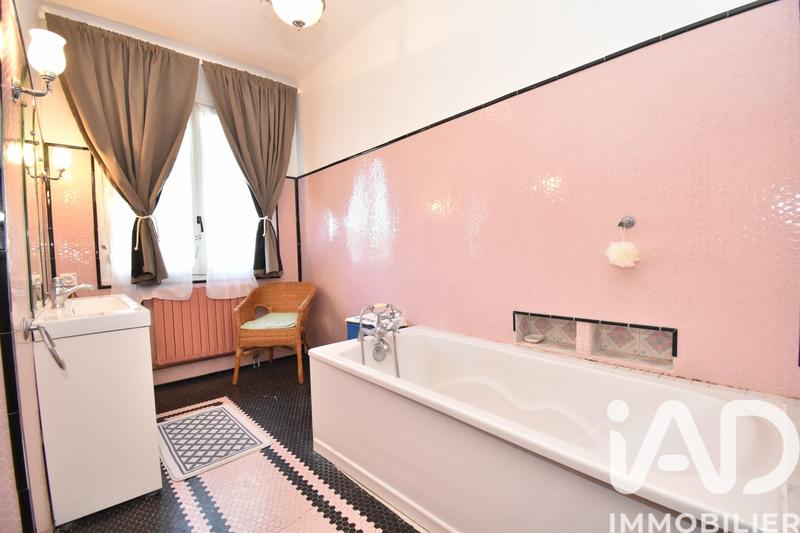 Maison - 195 m² - 10 pièces