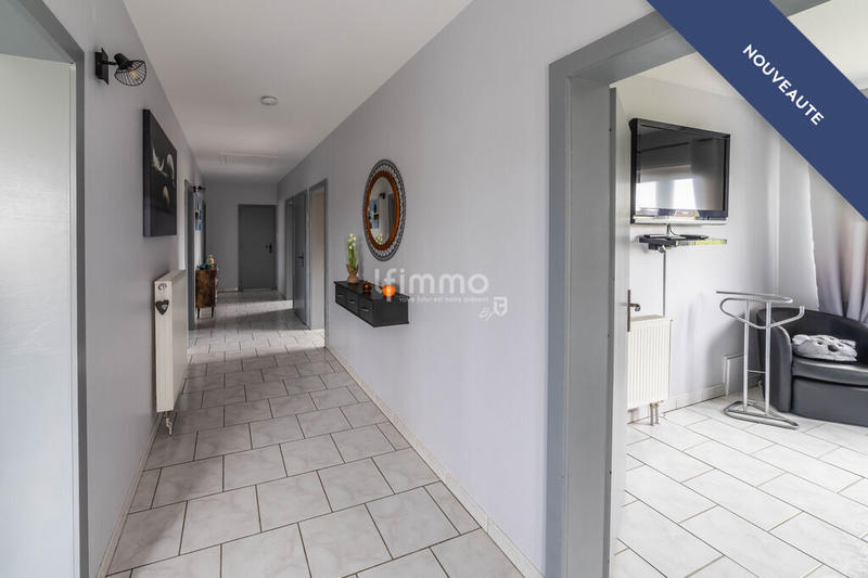 Maison - 99 m² - 5 pièces