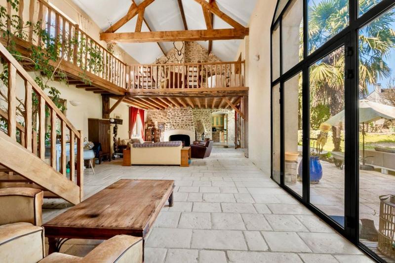 Maison - 450 m² - 13 pièces