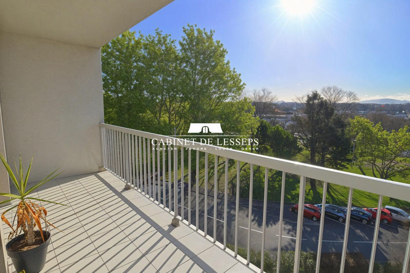 Appartement - 87 m² - 5 pièces