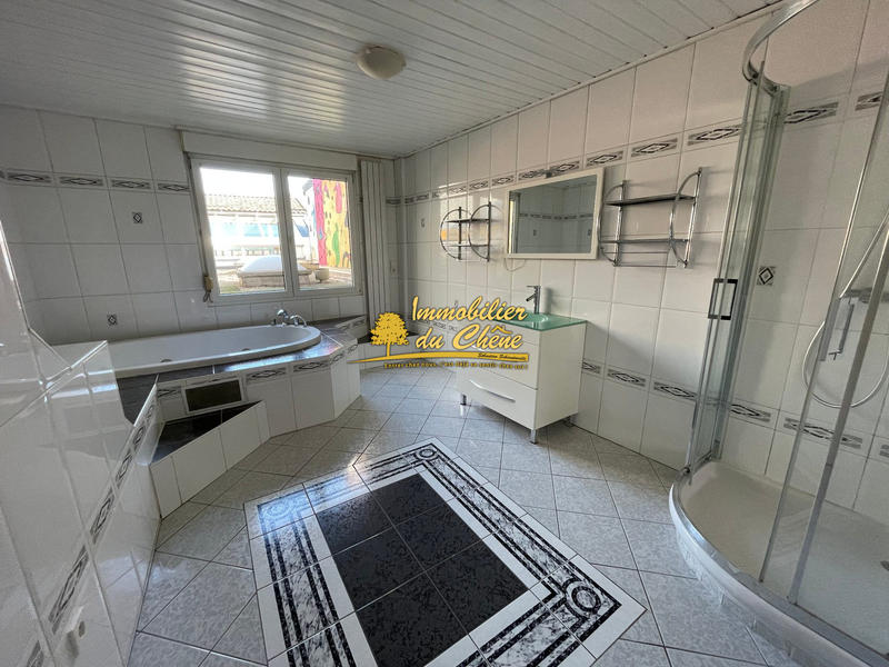 Appartement - 169 m² - 6 pièces