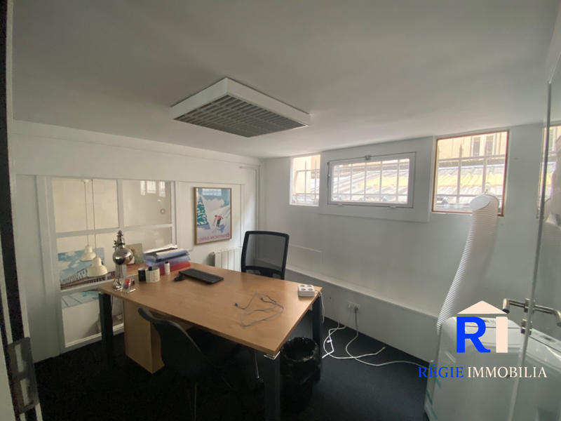 Bureau - 229 m² - 7 pièces