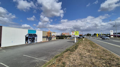 Local commercial - 561 m²