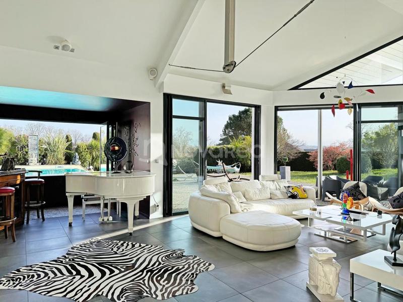 Villa - 240 m² - 7 pièces