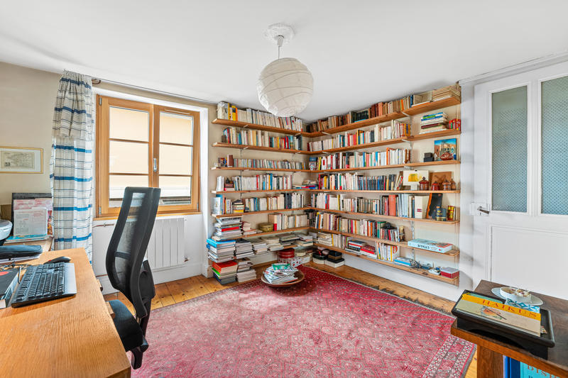 Maison - 243 m² - 10 pièces