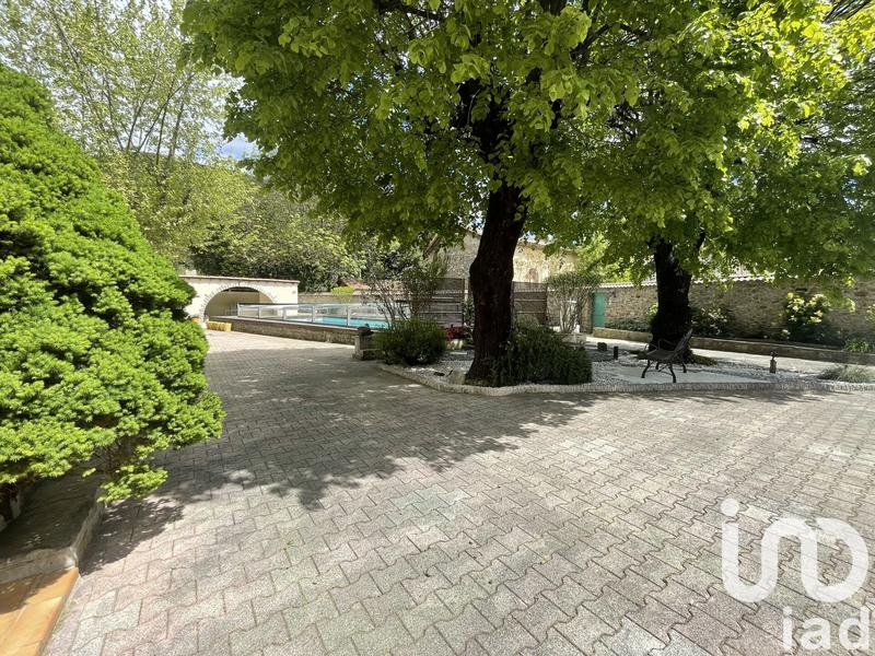 Maison - 335 m² - 9 pièces