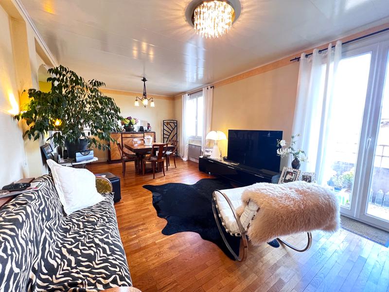 Appartement - 122 m² - 7 pièces