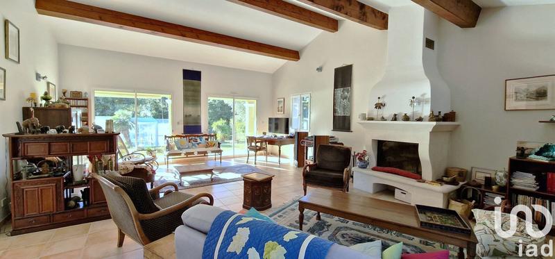 Maison - 203 m² - 6 pièces