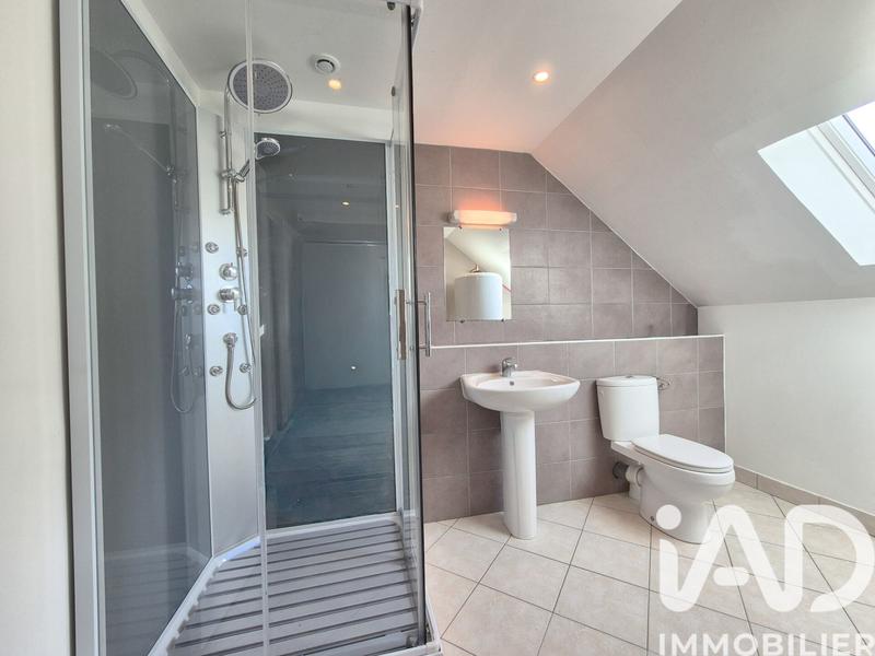 Maison - 159 m² - 8 pièces