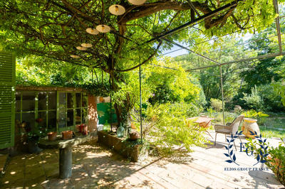 Maison - 482 m² - 14 pièces